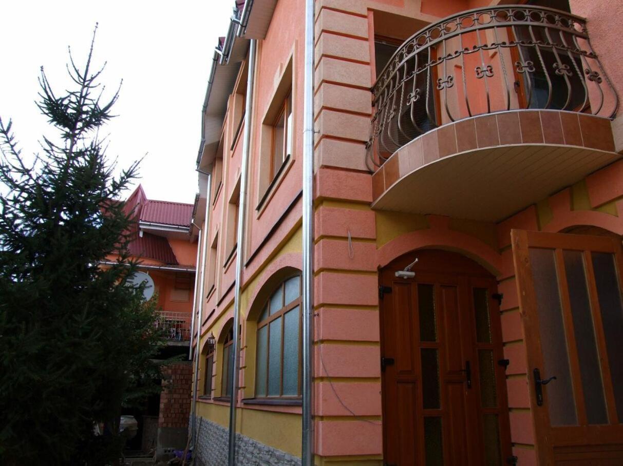 Hotel Nautilus Uschhorod Exterior foto